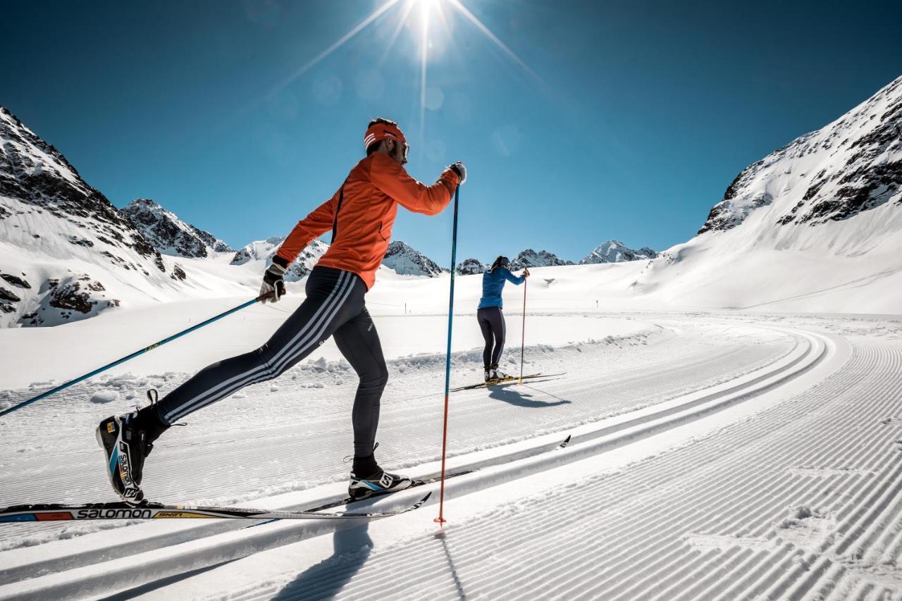 Pension Mittagskogel Sankt Leonhard im Pitztal Esterno foto